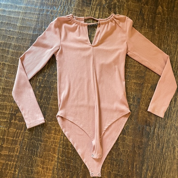 Cotton on peach Long Sleeve Bodysuit - Picture 4 of 13